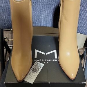 NEW WITH BOX Marc Fisher Women's Tan Ankle Boots